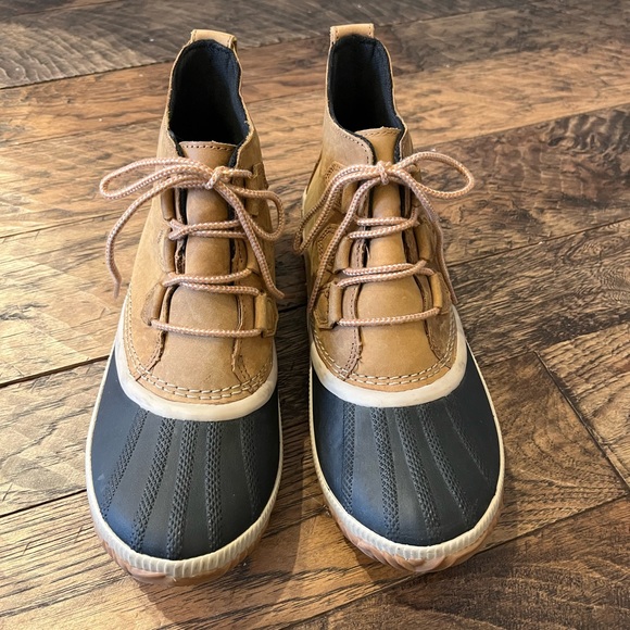 SOREL Out 'N About Womens Tan Boots - Picture 11 of 12